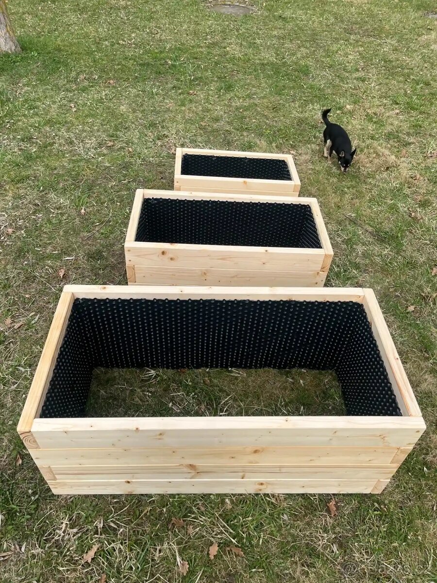 Vyvýšené záhony a truhlíky ze dřeva - 4 cm tlusté fošny - 11