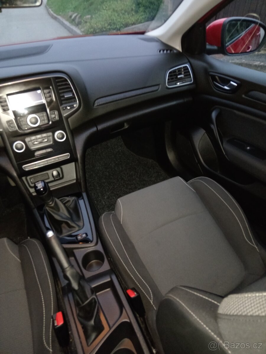 Renault Megane 1.3 75KW rok 2019 14700km - 11