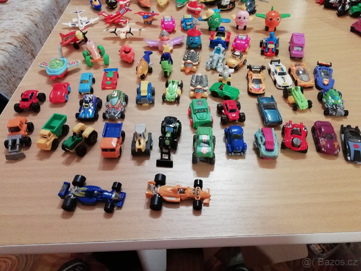 350 kusů kinder technika - 11