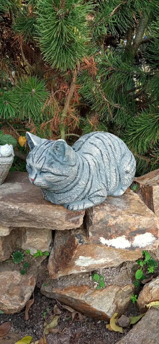 Zahradní dekorace- Dřímající kočka 2 - 11