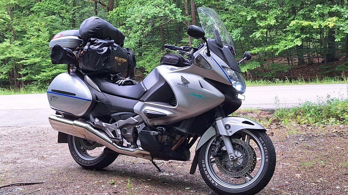 Honda Deauville 700 nt - 11