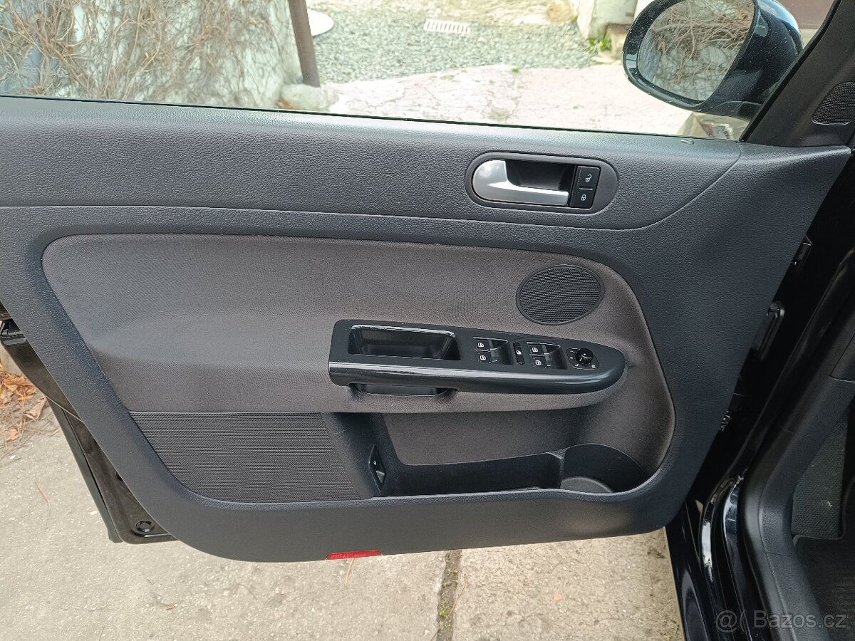 Vw golf 1.4tsi 90kw highline - 11