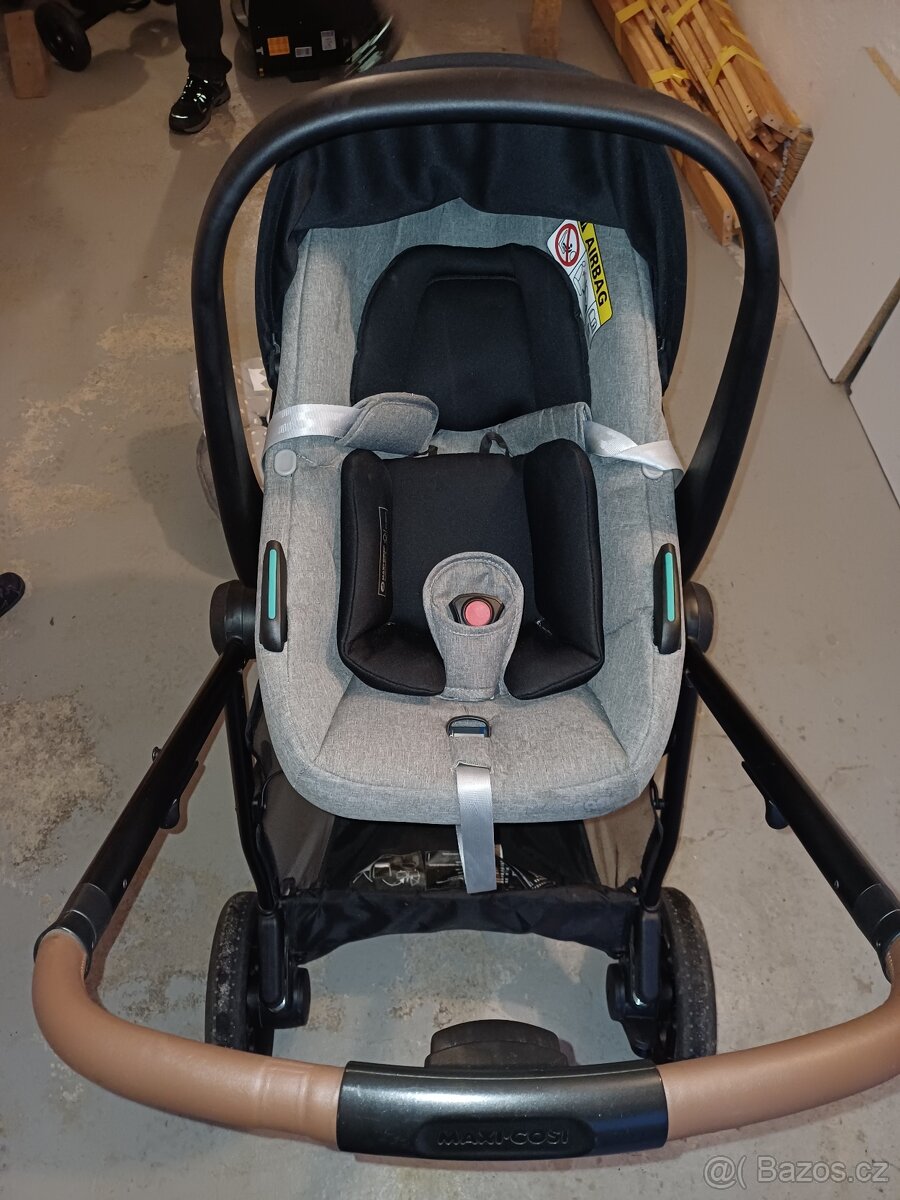 Kočárek Dvojkombinace Maxi Cosi + základna s isofixem - 11