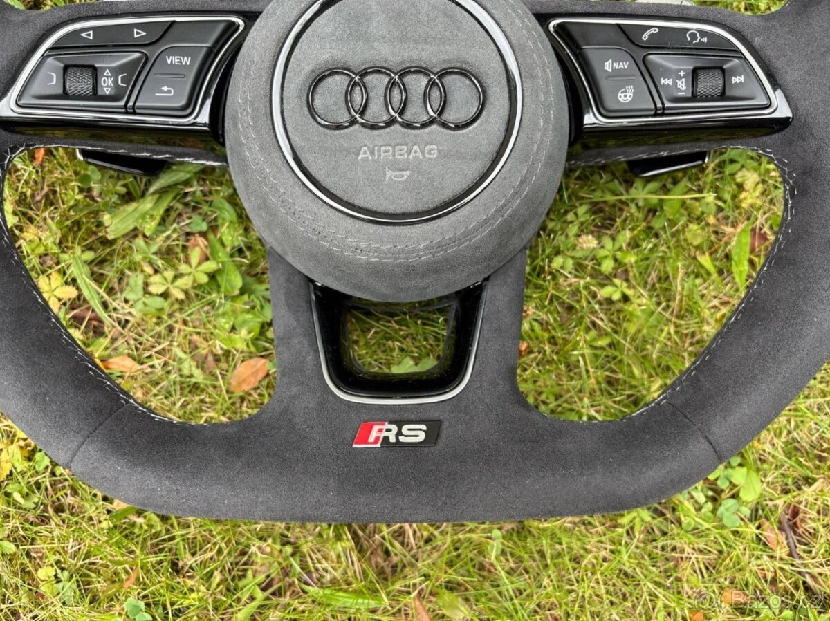 -AUDI MULTIFUNKCNY VOLANT ALKANTARA s logom RS - 11