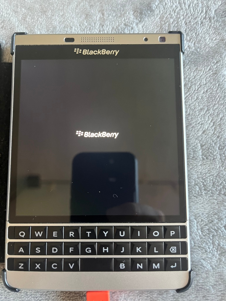 BlackBerry Passport Silver edition - 11