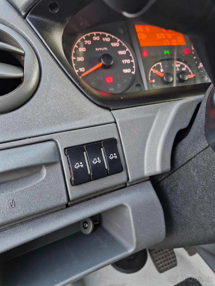 IVECO daily najeto 105.000 km, do 3,5 tuny - 11