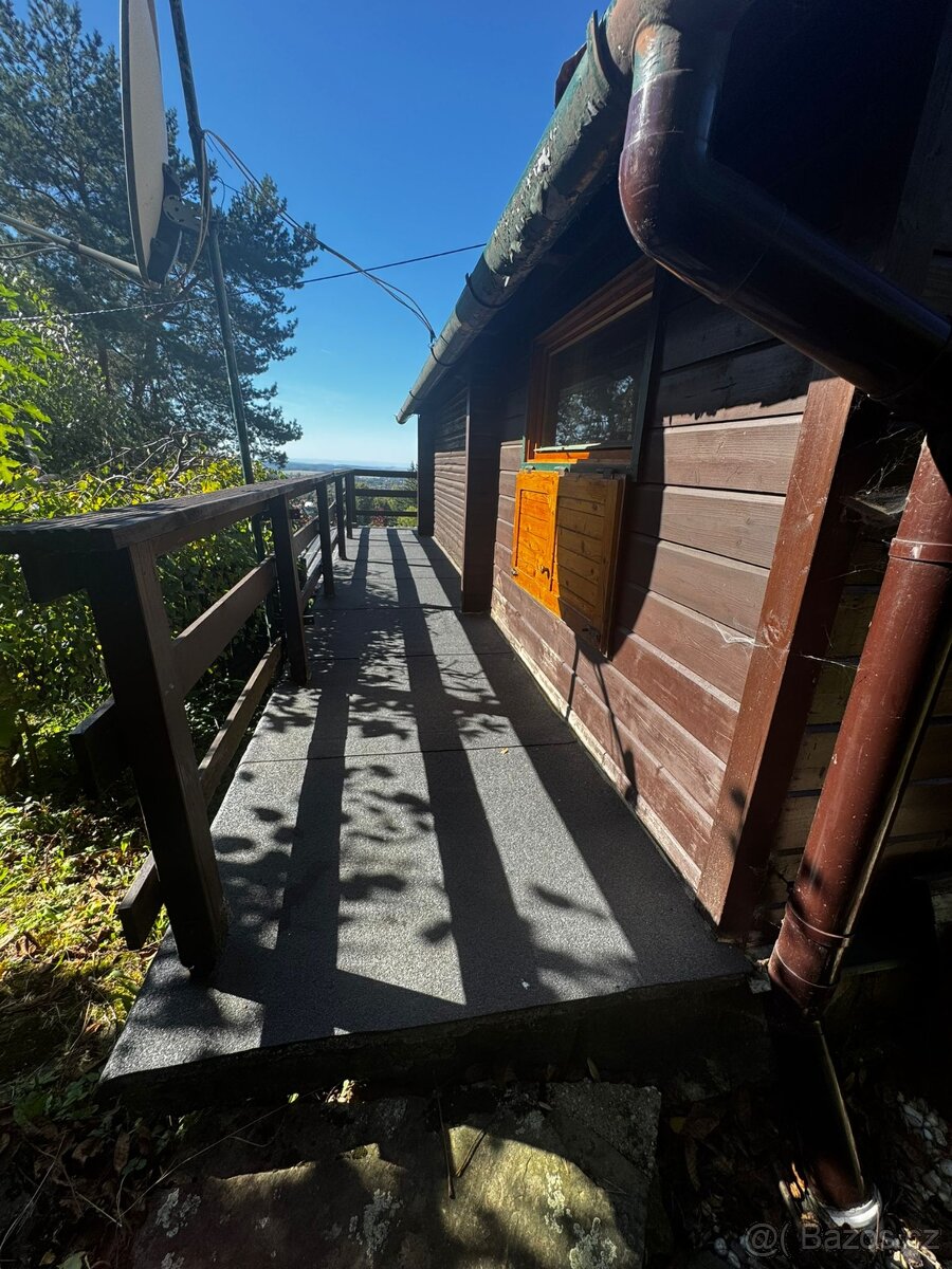CHATA NA CHVALČOVĚ NA PRODEJ HOSTÝNSKÉ VRCHY - 11