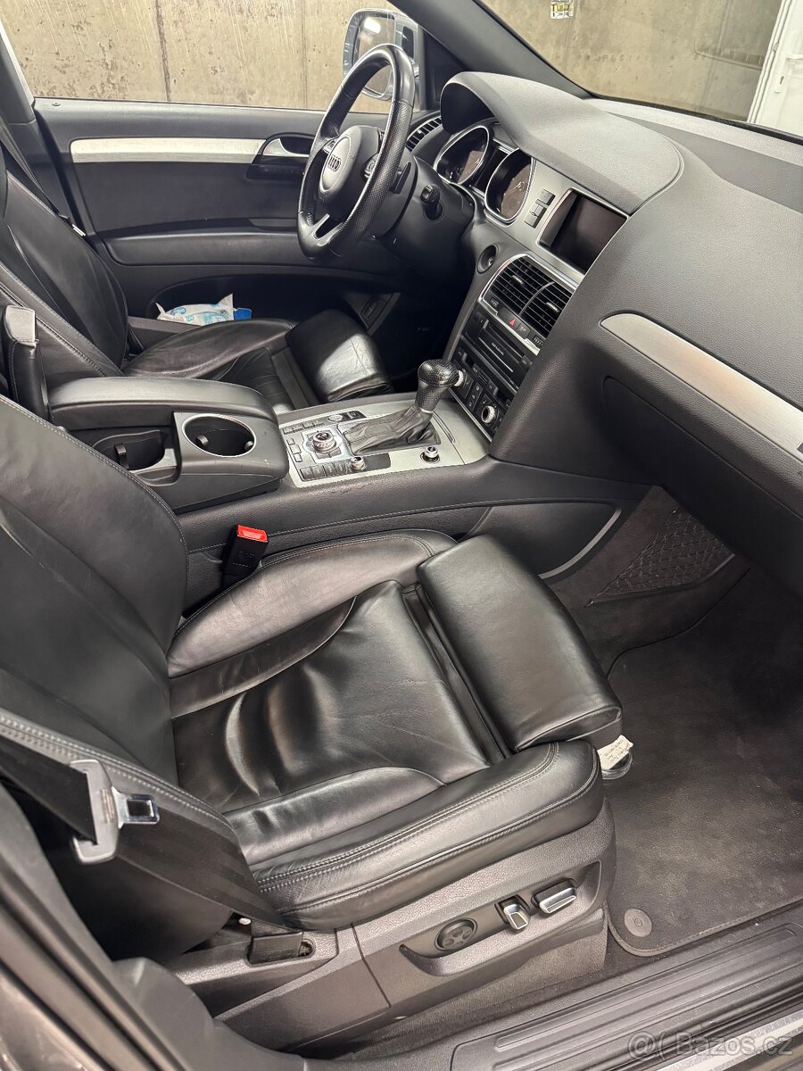 Audi Q7 4,2 TDI 250kw, 7míst - 11