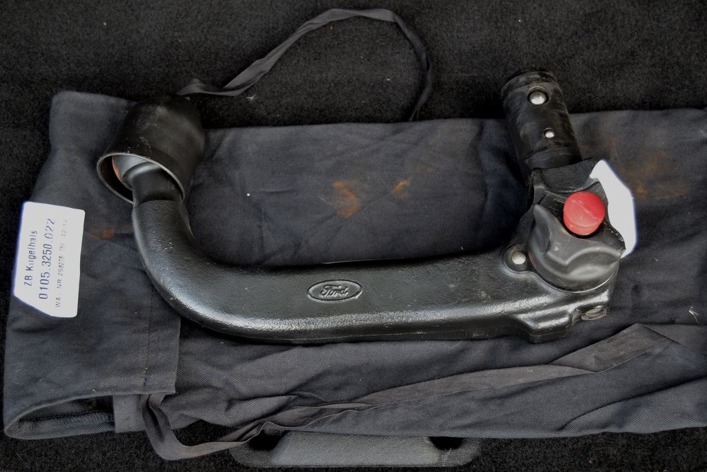 Ford Kuga 2.0 TDCi 103kW Champions Edition 4x4 - 11