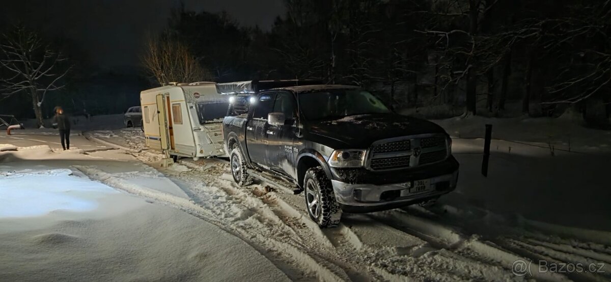 Dodge RAM 1500 5.7 HEMI Laramie - 11