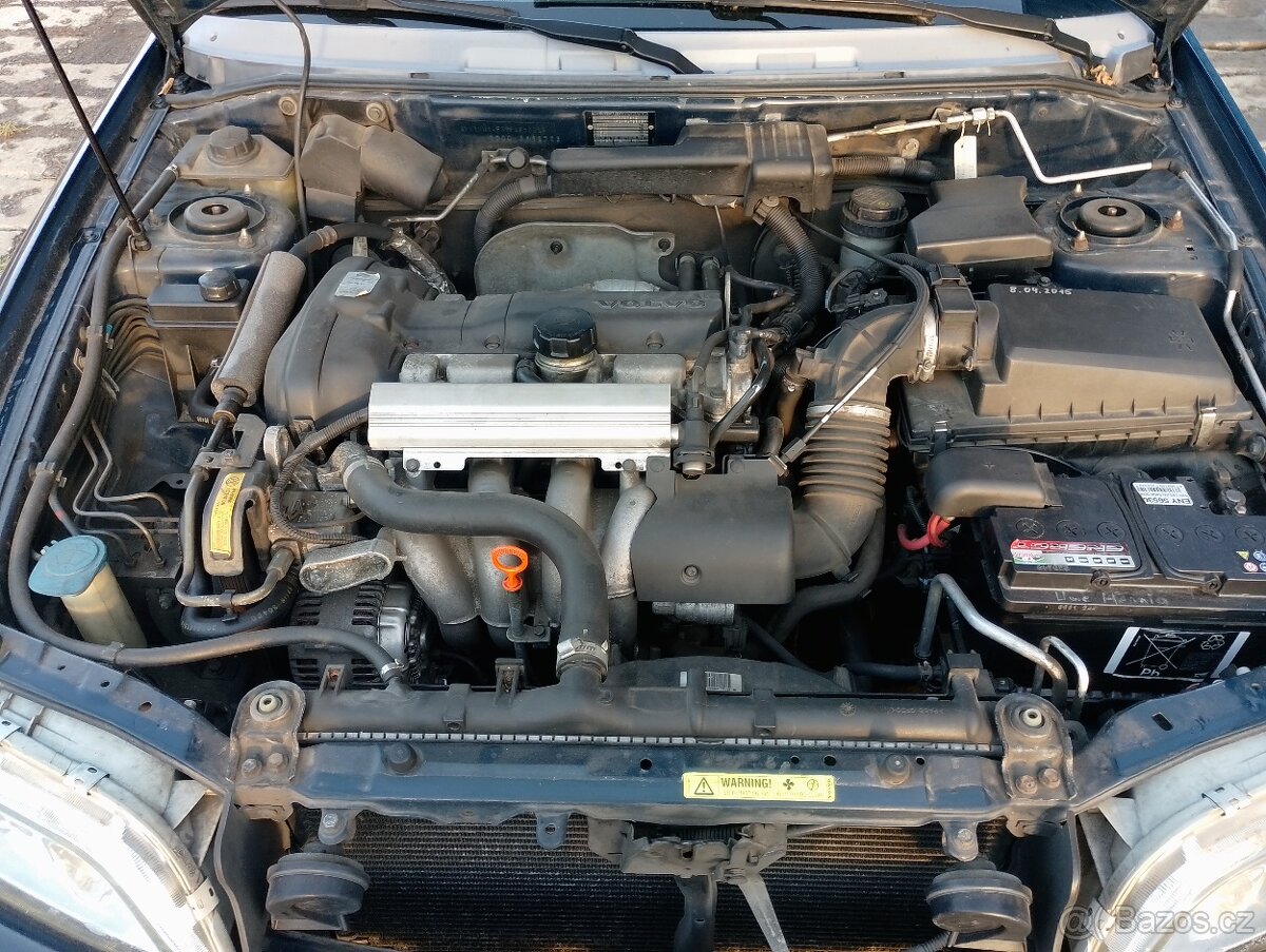 VOLVO V40 1.8 BENZÍN, DOVOZ NĚMECKO - 11