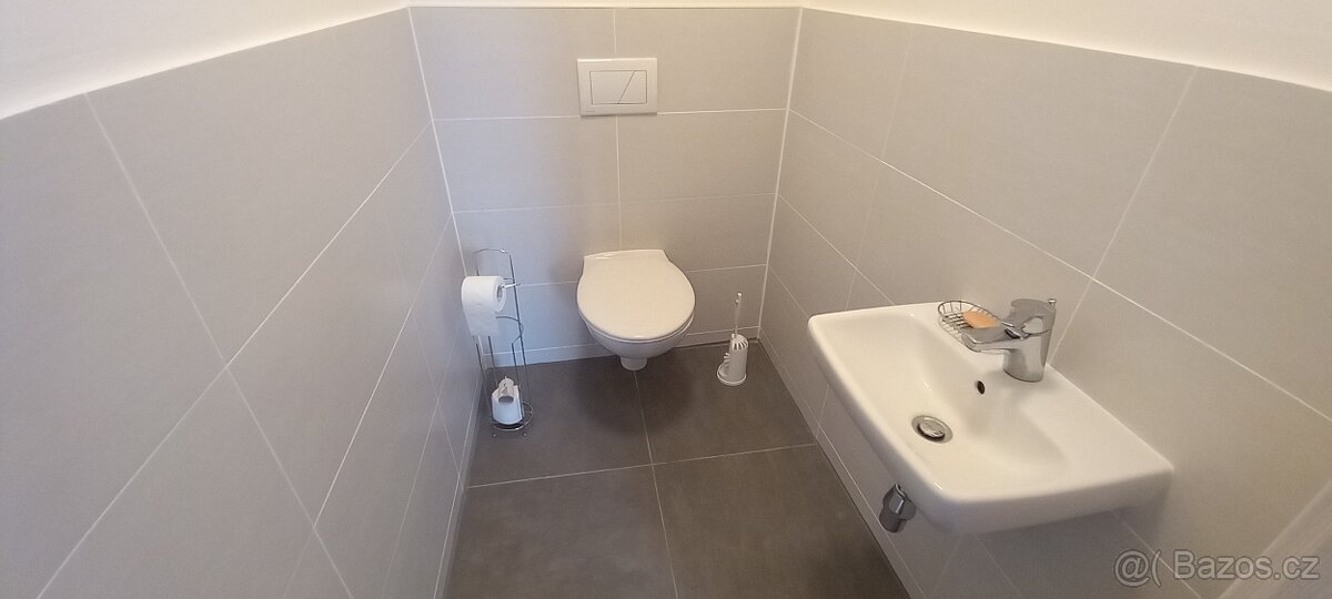 Pronájem bytu 3+kk - 11