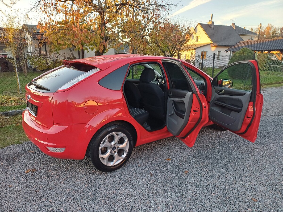 74195km Ford Focus 1.6 16V Tempomat - 11