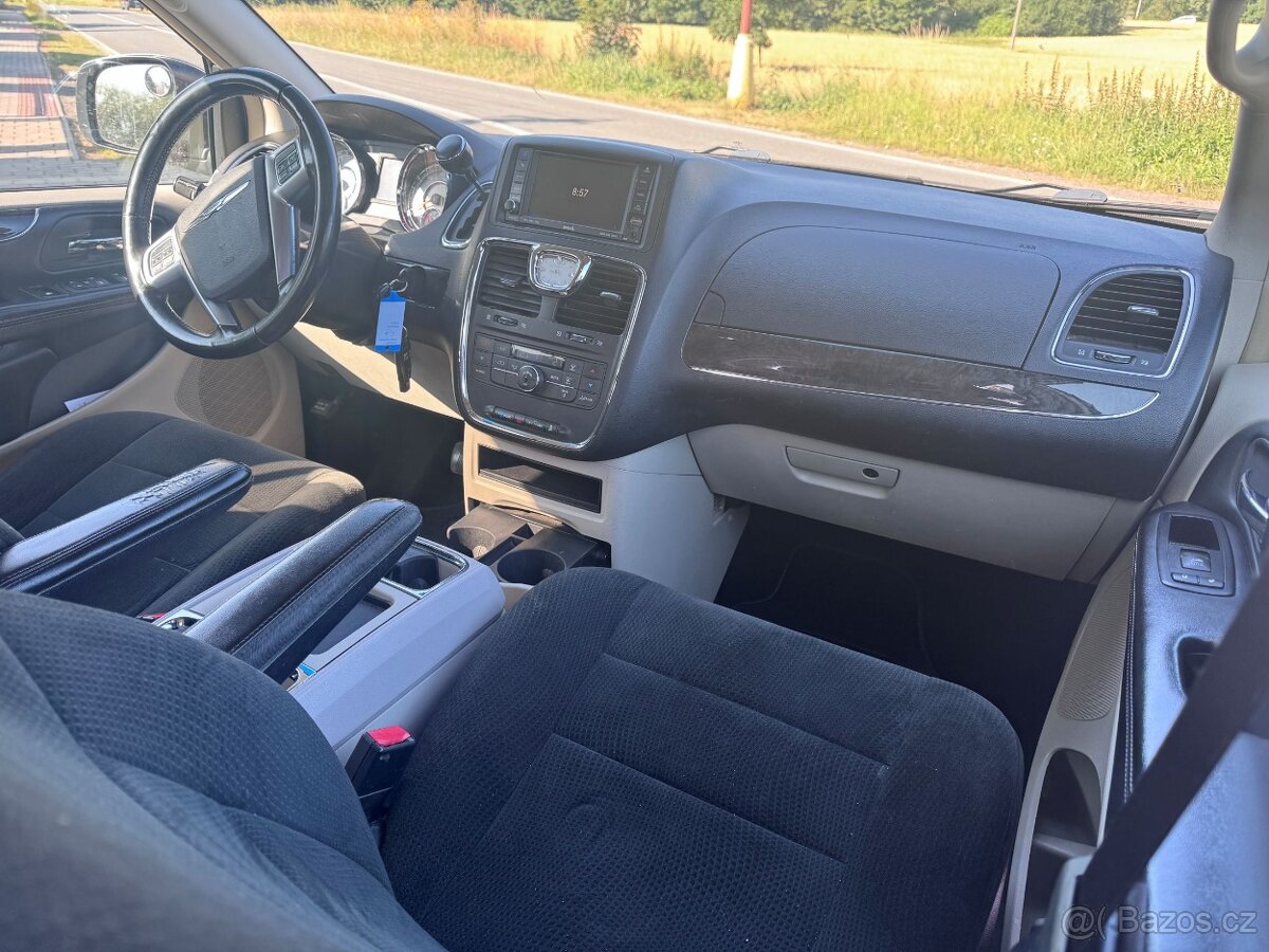 Chrysler Town Country 3,6 V6 RT El dveře DO 2011 DPH - 11
