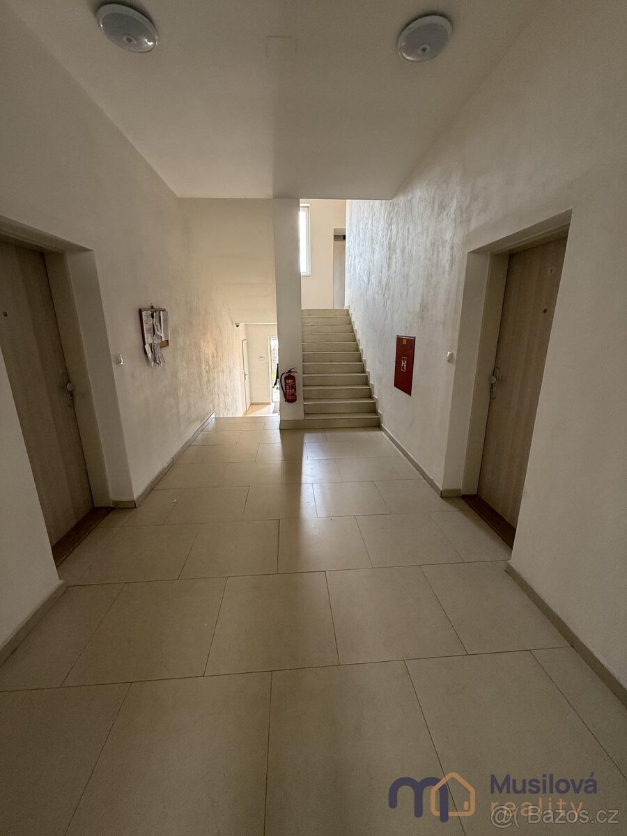 Pronájem bytu 2+kk 37 m2 - 11