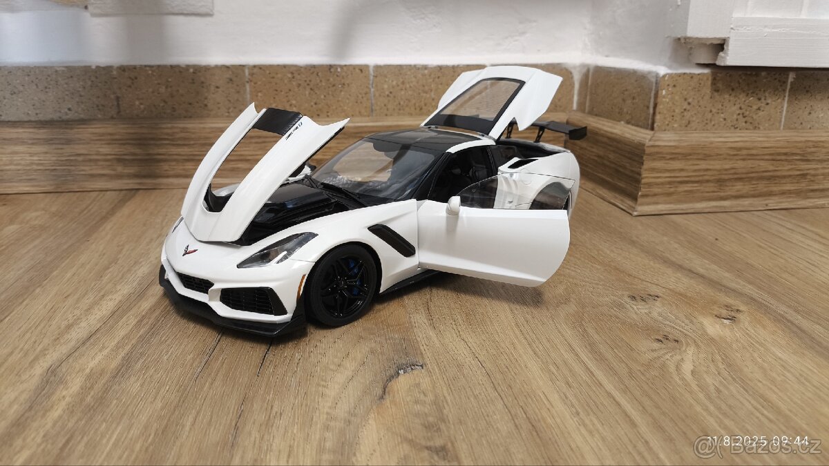 Model Chevrolet Corvette ZR1 2019 1:18 Autoart ( 71270 ) - 11