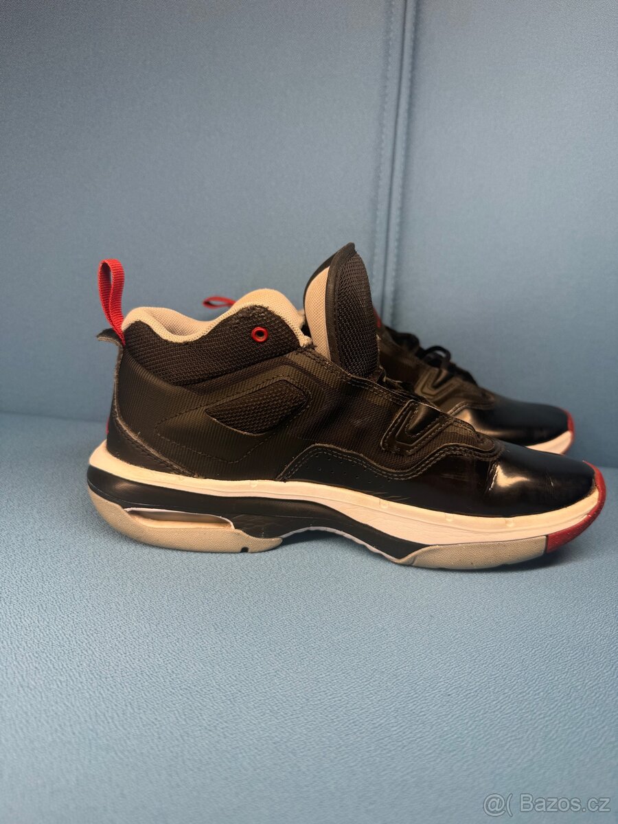 Jordan Loyal 3 - 11