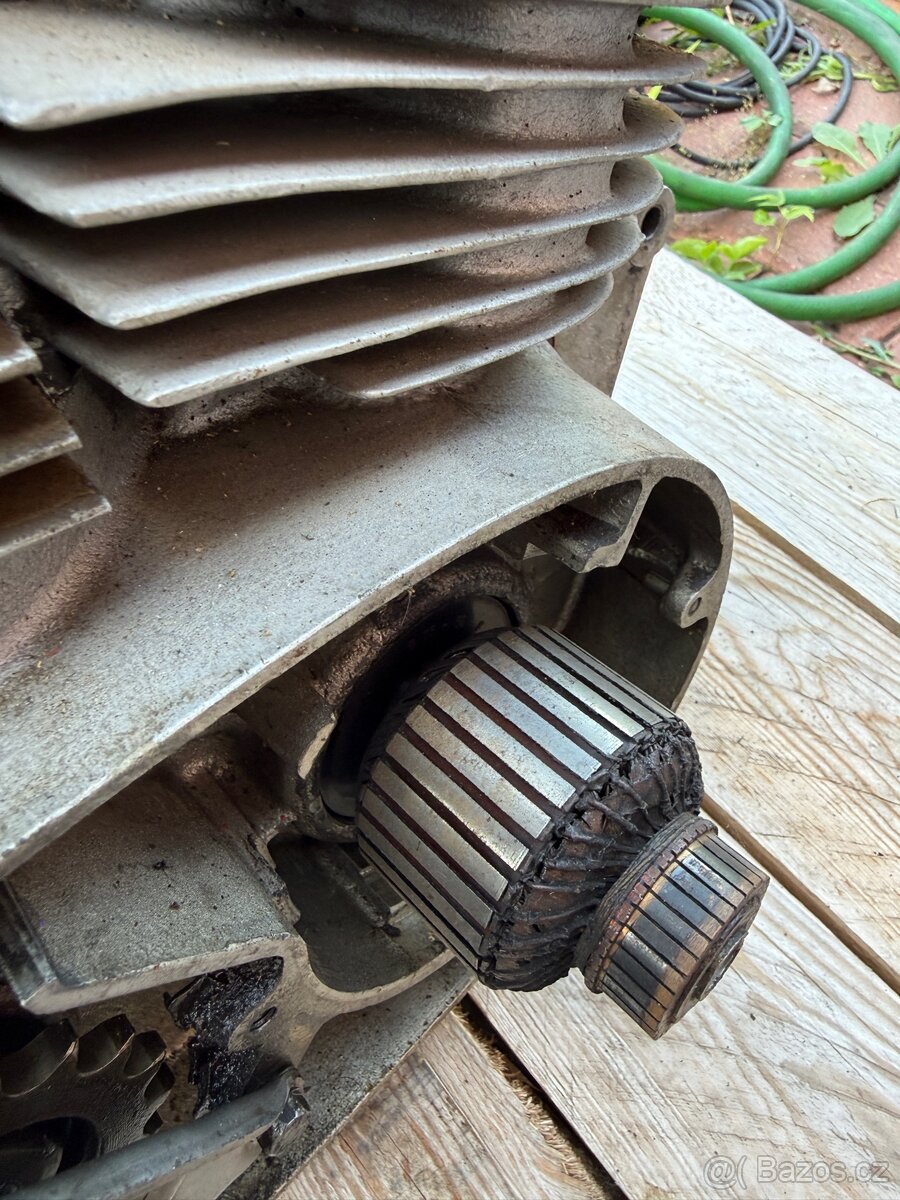 Jawa 250/353 Půlbuben/první typ - motor - 11