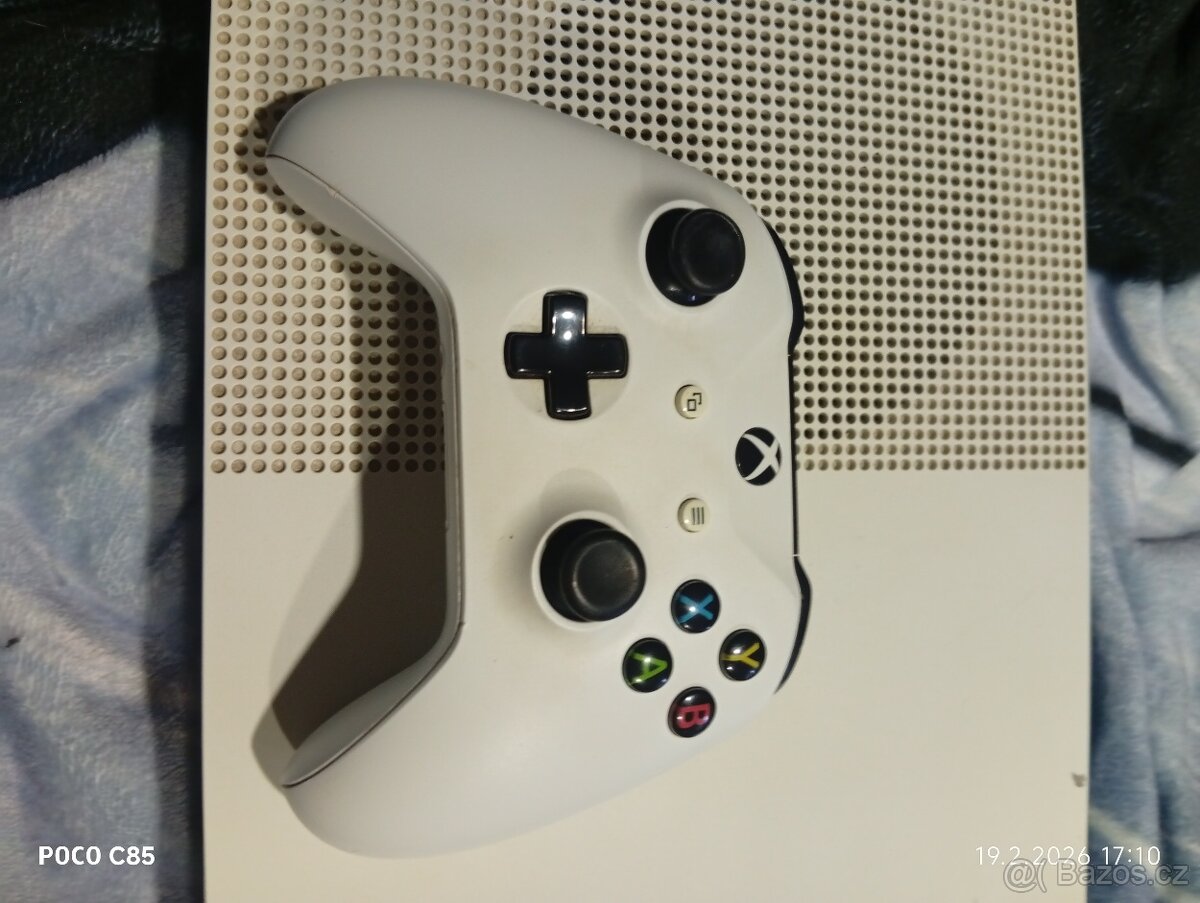 Xbox One S 500GB se 4TB externím diskem - 11