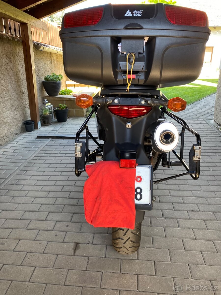 Suzuki V-strom DL 650 - 11
