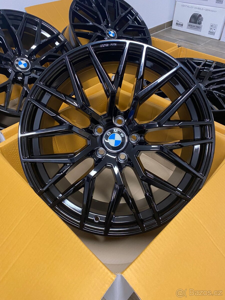 5x112 R18 MAM RS4 Black - 11