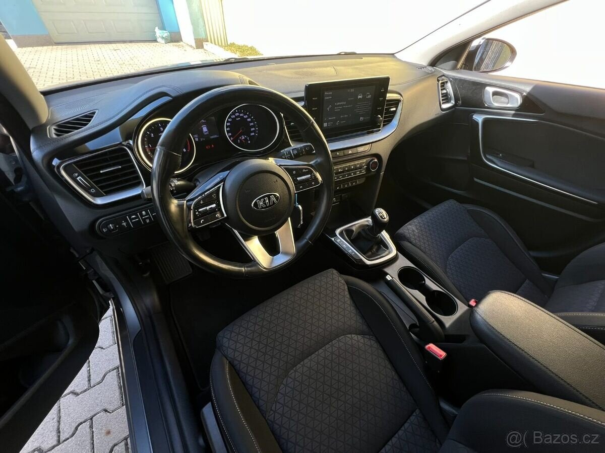 KIA Ceed - 11