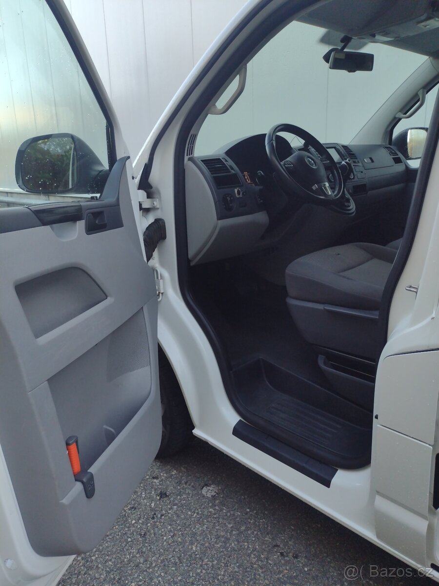 VW Transporter T5.1 2.0TDI - - DSG - 11