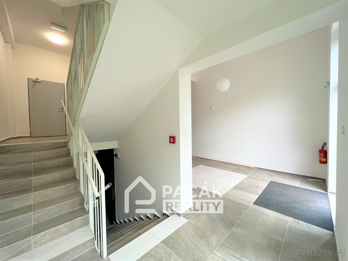 Pronájem bytu 1+kk, 33 m2 v Olomouci, Šantova ul. - 11