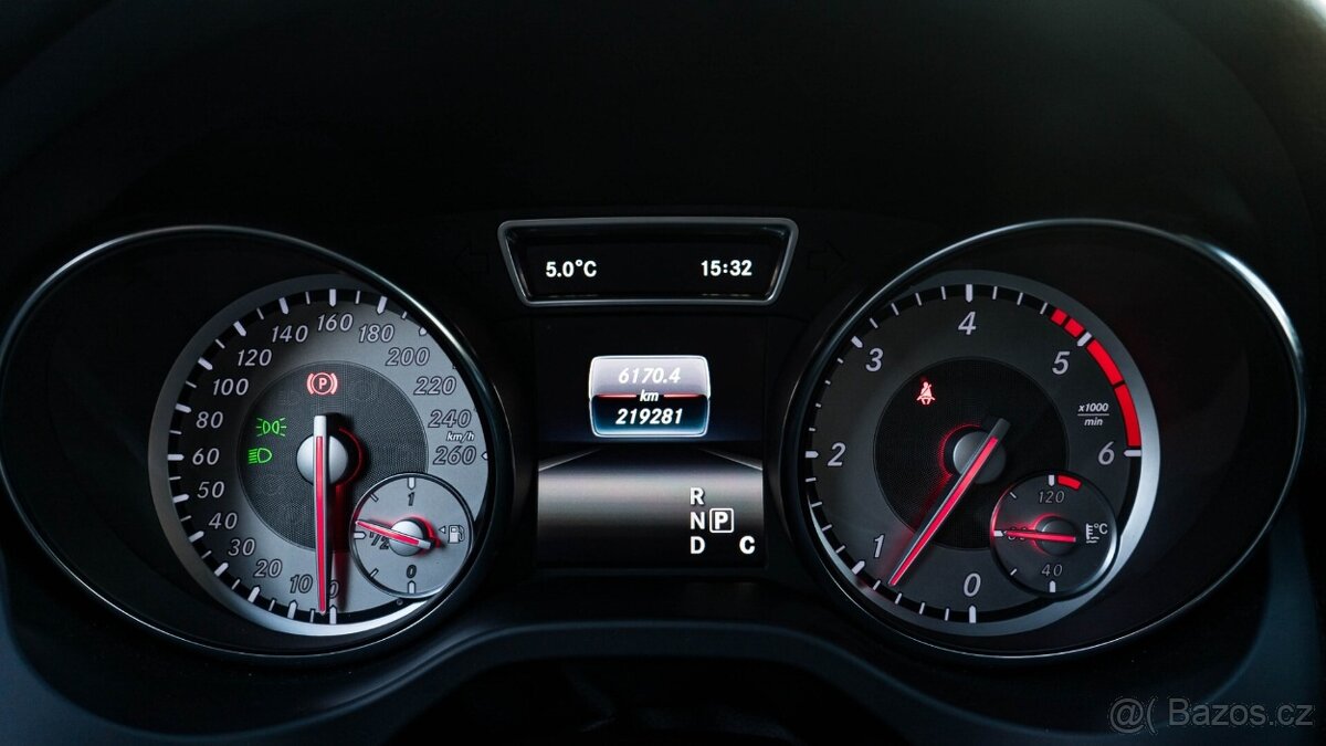 Mercedes-Benz CLA Shooting Brake SB 220 CDI AMG LINE 4matic - 11