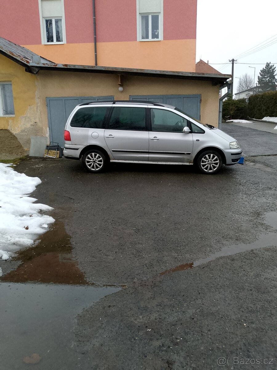 PRODÁM VOLKSWAGEN SHARAN 2005 - 11