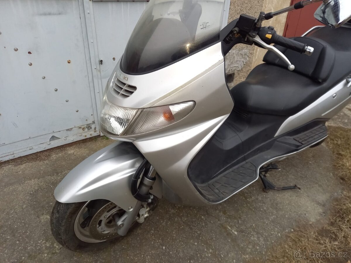 Suzuki Burgman 250 - 11