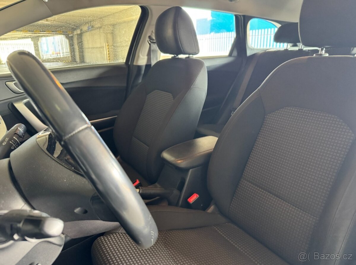 Kia ceed sw - 11