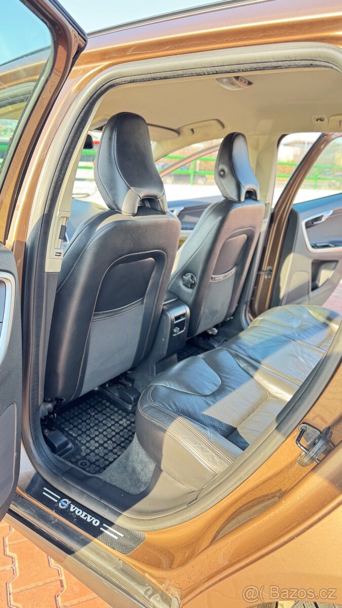 VOLVO XC 60 r. 2009 - 11