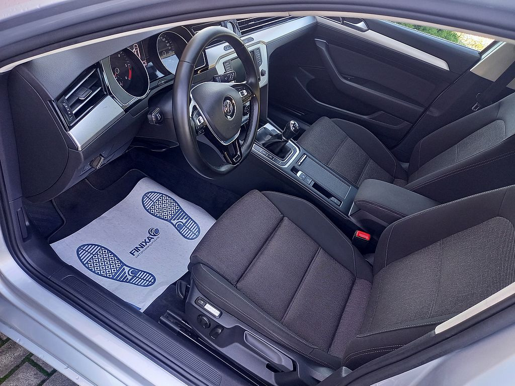 Volkswagen Passat 2.0Tdi 140kw+klima+MANUAL+ROZVODY - 11