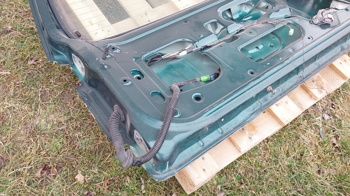 Suzuki Jimny – Dveře kufru celoplech zelené - 11