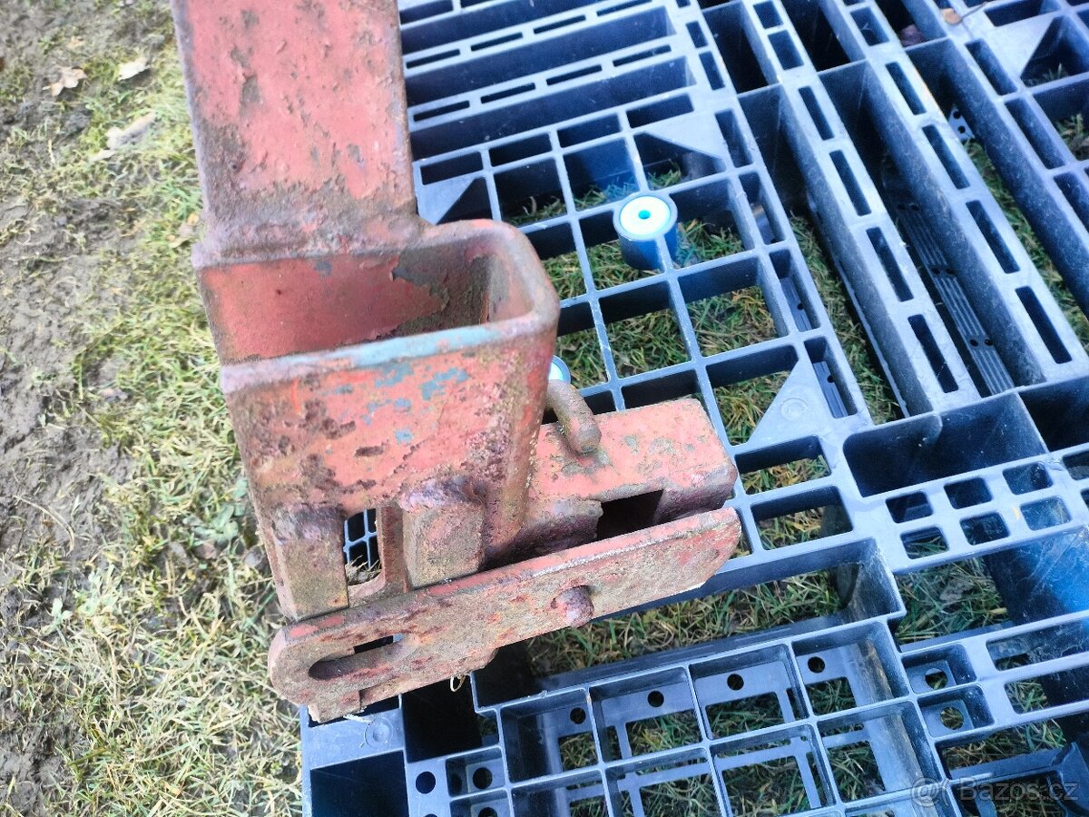 Prodám závěs ,kozu na obraceč sena EELLA TH 4 - 11