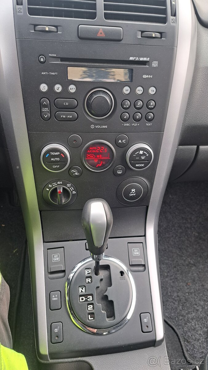 Suzuki Grand Vitara 2.4i Comfort 122kw, automat, 86000 km - 11