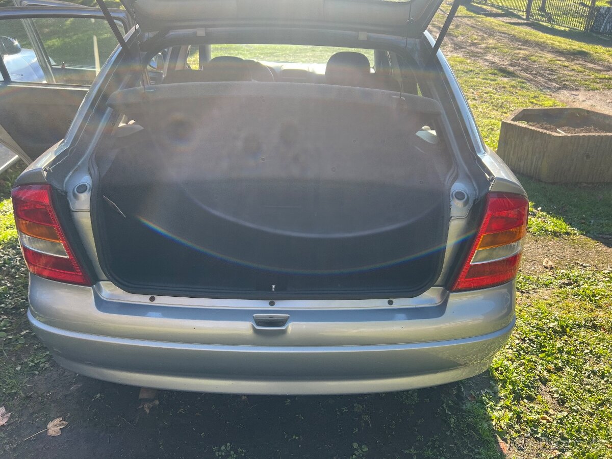 Astra HB 1,6 benzin , manuál - 11