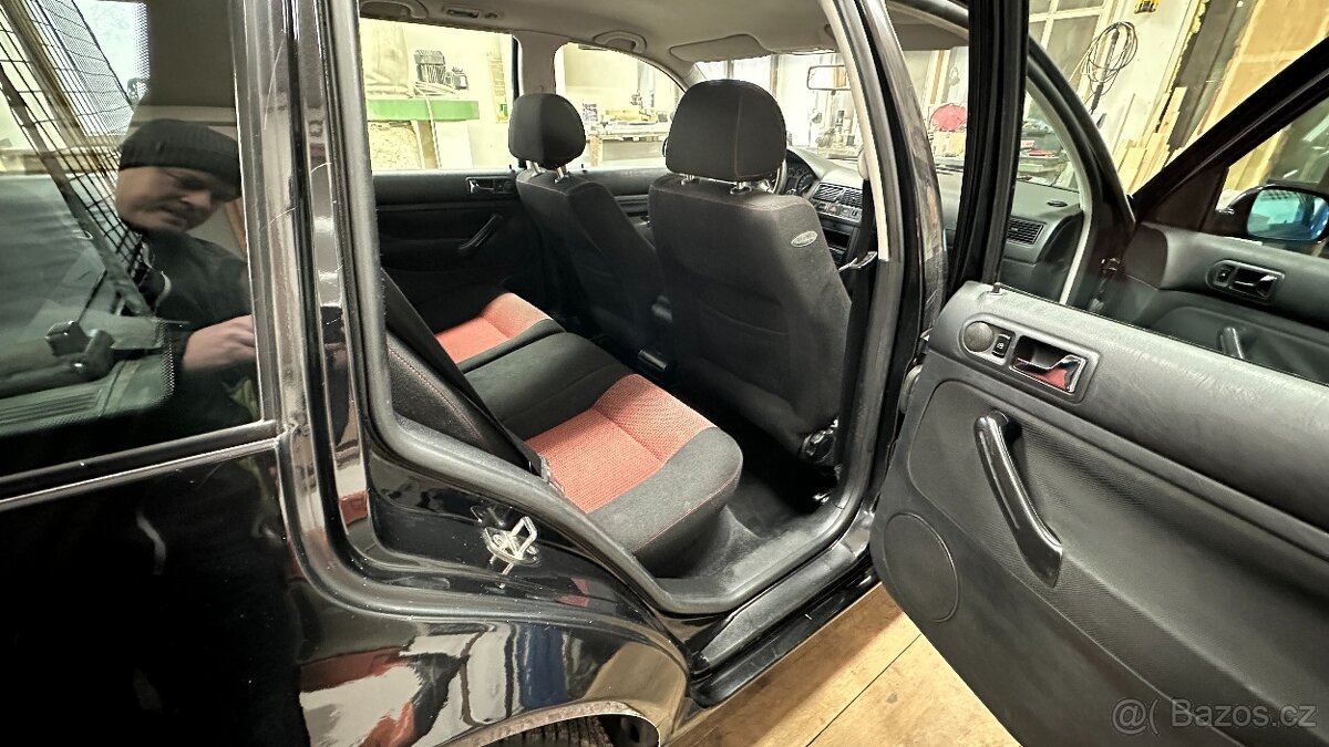 VW Golf 4 Variant 1.6 SR r.v. 2000 - 11