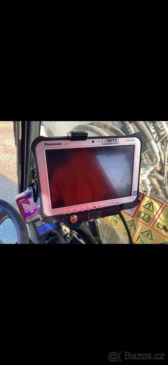 Kolový bagr KOMATSU PW148-11 - 11