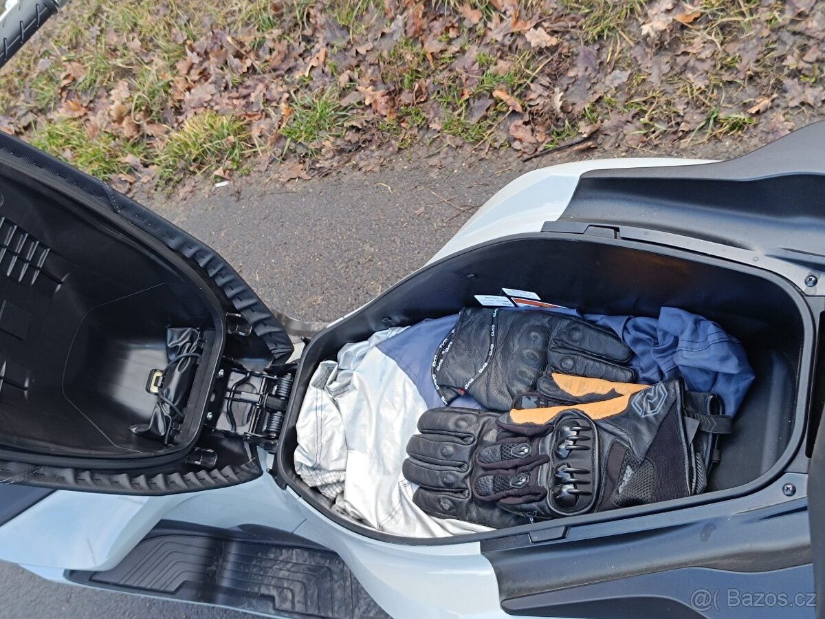 Skútr Honda PCX 125cm³ - 11