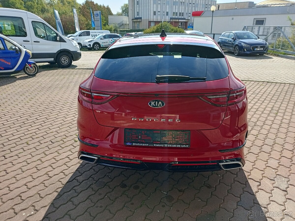 Kia ProCeed SW - GT-Line - panoramatická střecha - 11