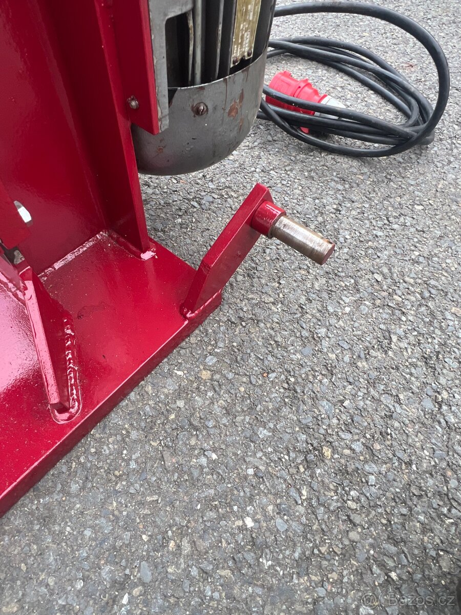 Štípačka na dřevo - 11