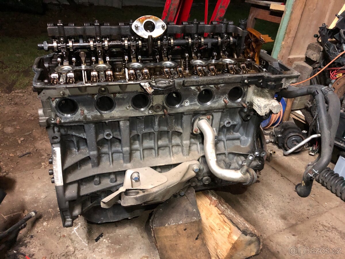 Motor n52 e90 325i 160kw prodam motor - 11