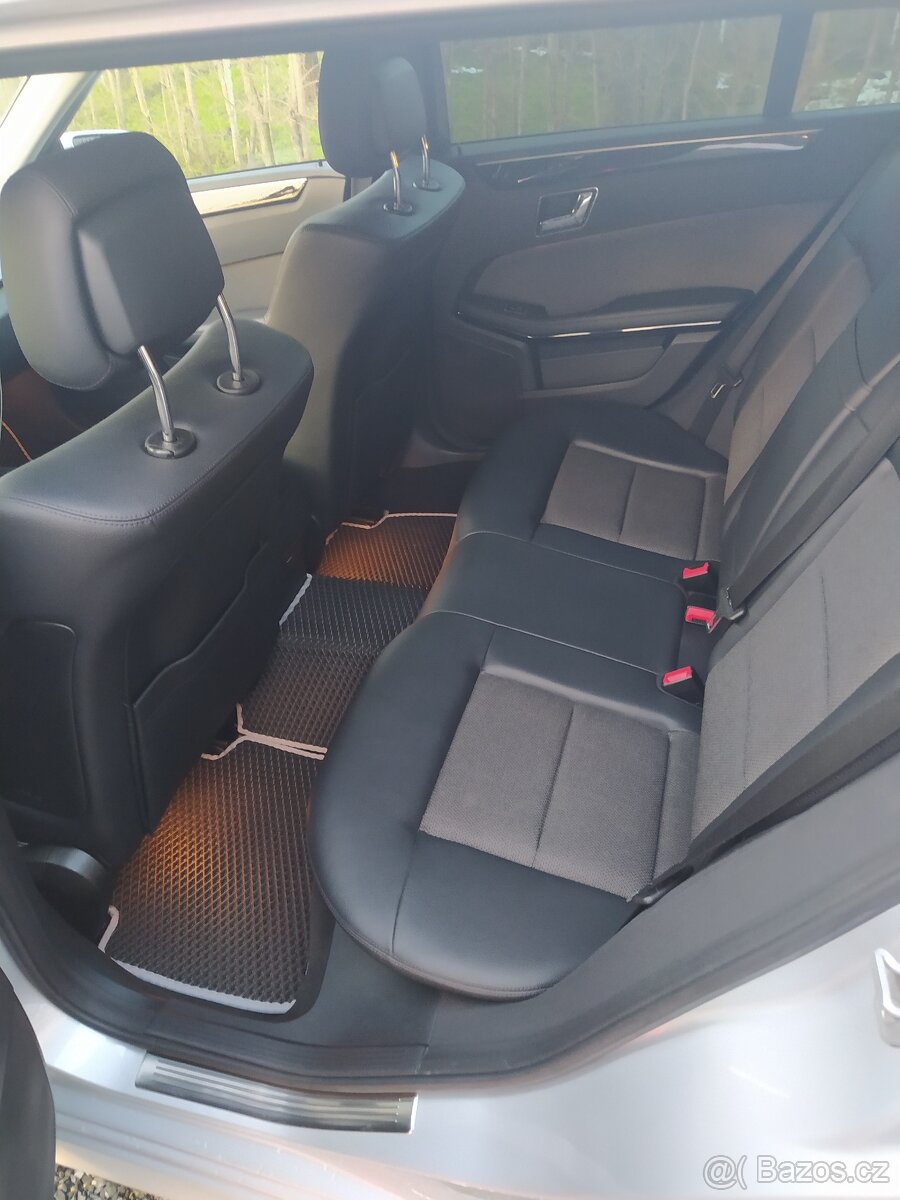 Prodám Mercedes-Benz E350 4matic 170kW - 11