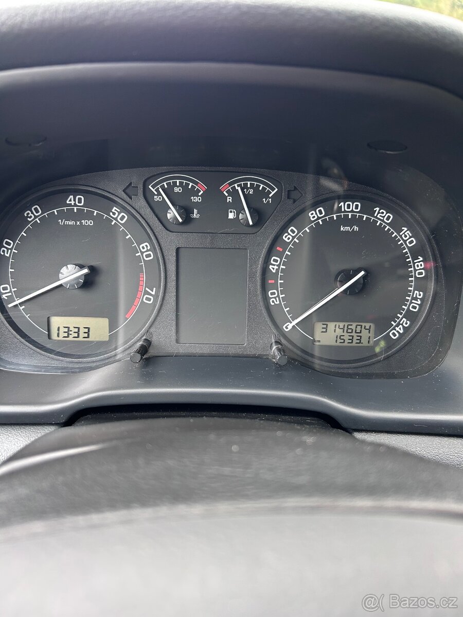 Škoda Octavia 1.6 mpi - 11