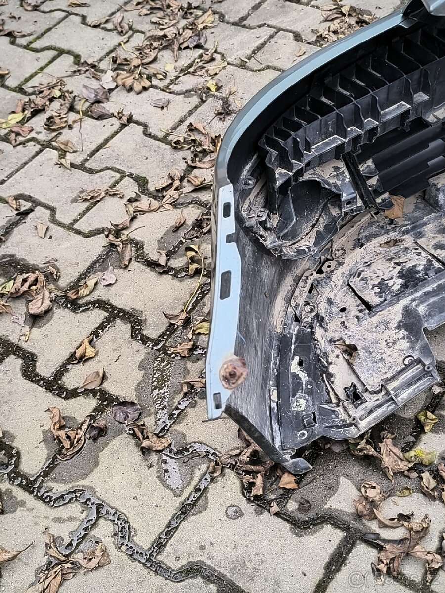 Renault Clio 3 přední nárazník - 11