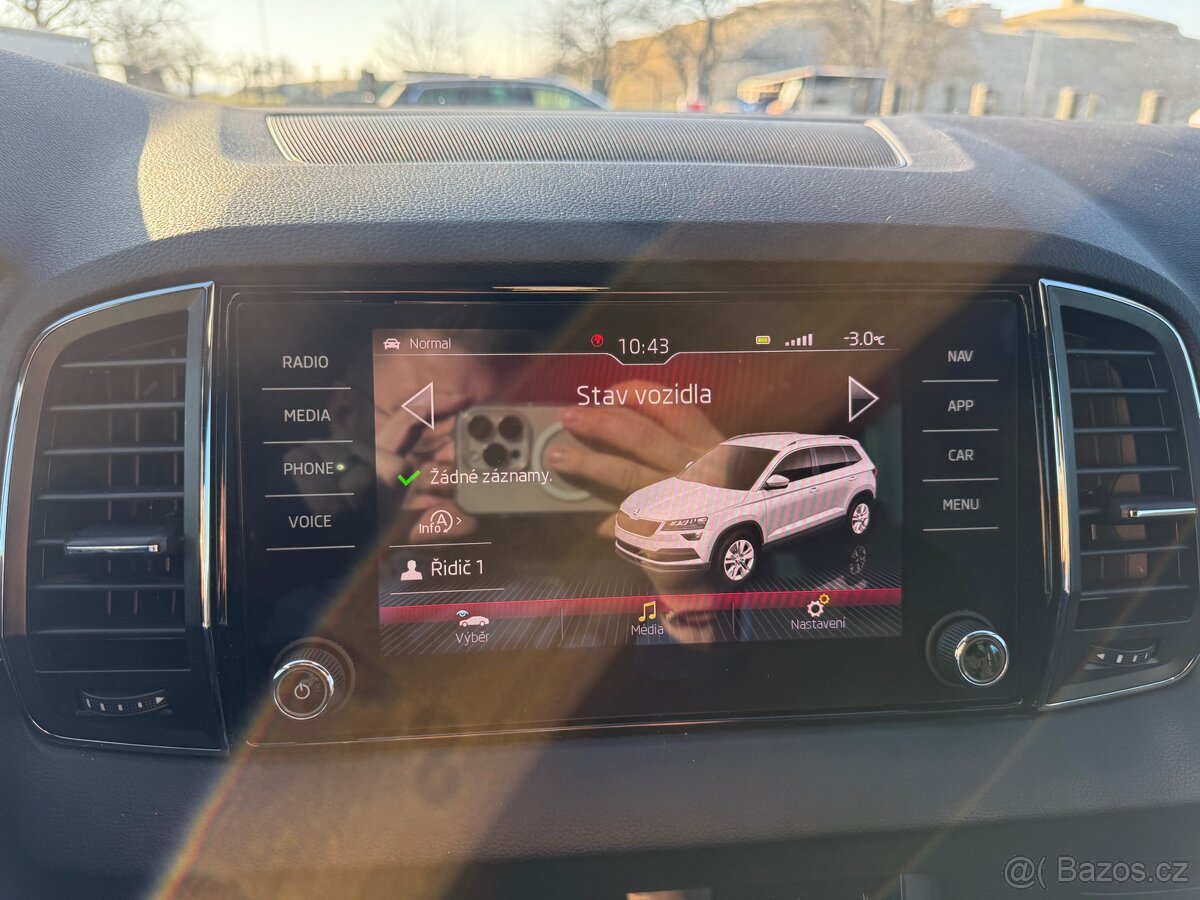 Škoda Karoq Sportline 2020 1.5 TSI 110kw DSG Tažné Panorama - 11