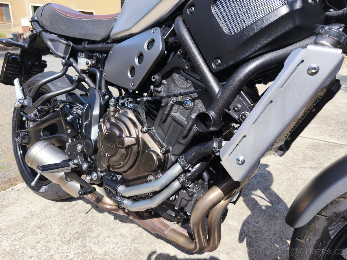 YAMAHA XSR 700 - 11