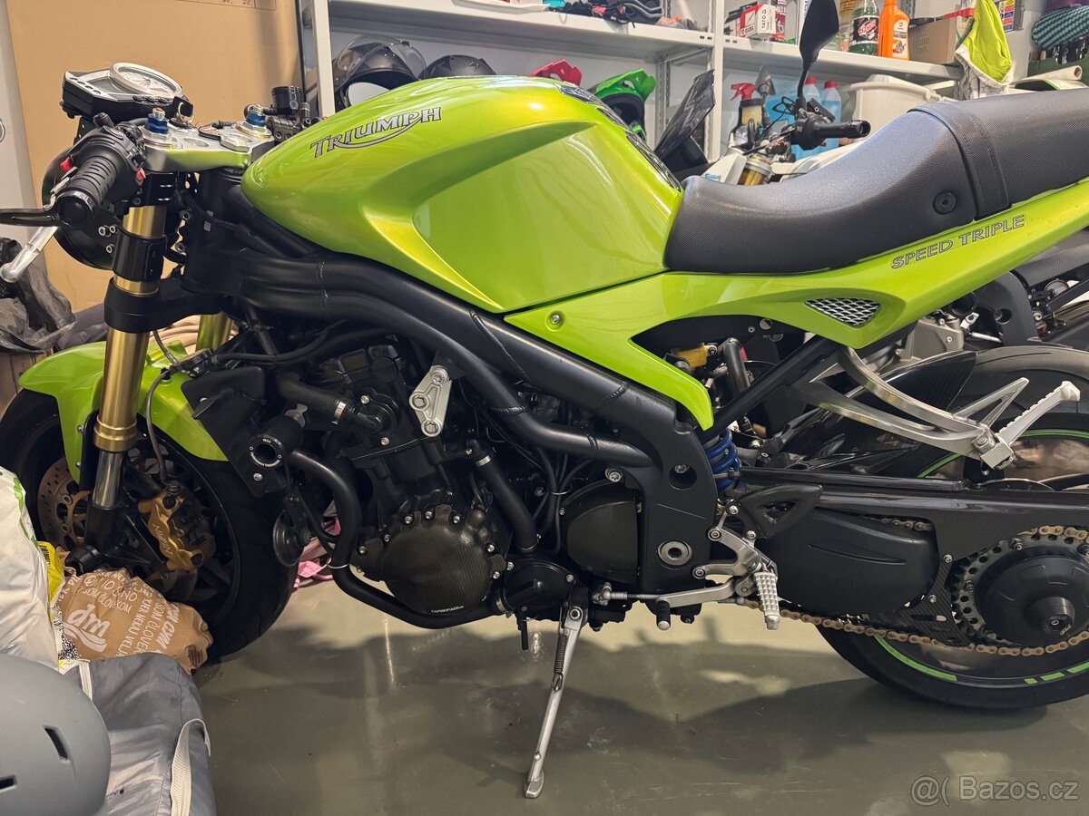 Triumph Speed Triple 1050 (2007) - 11